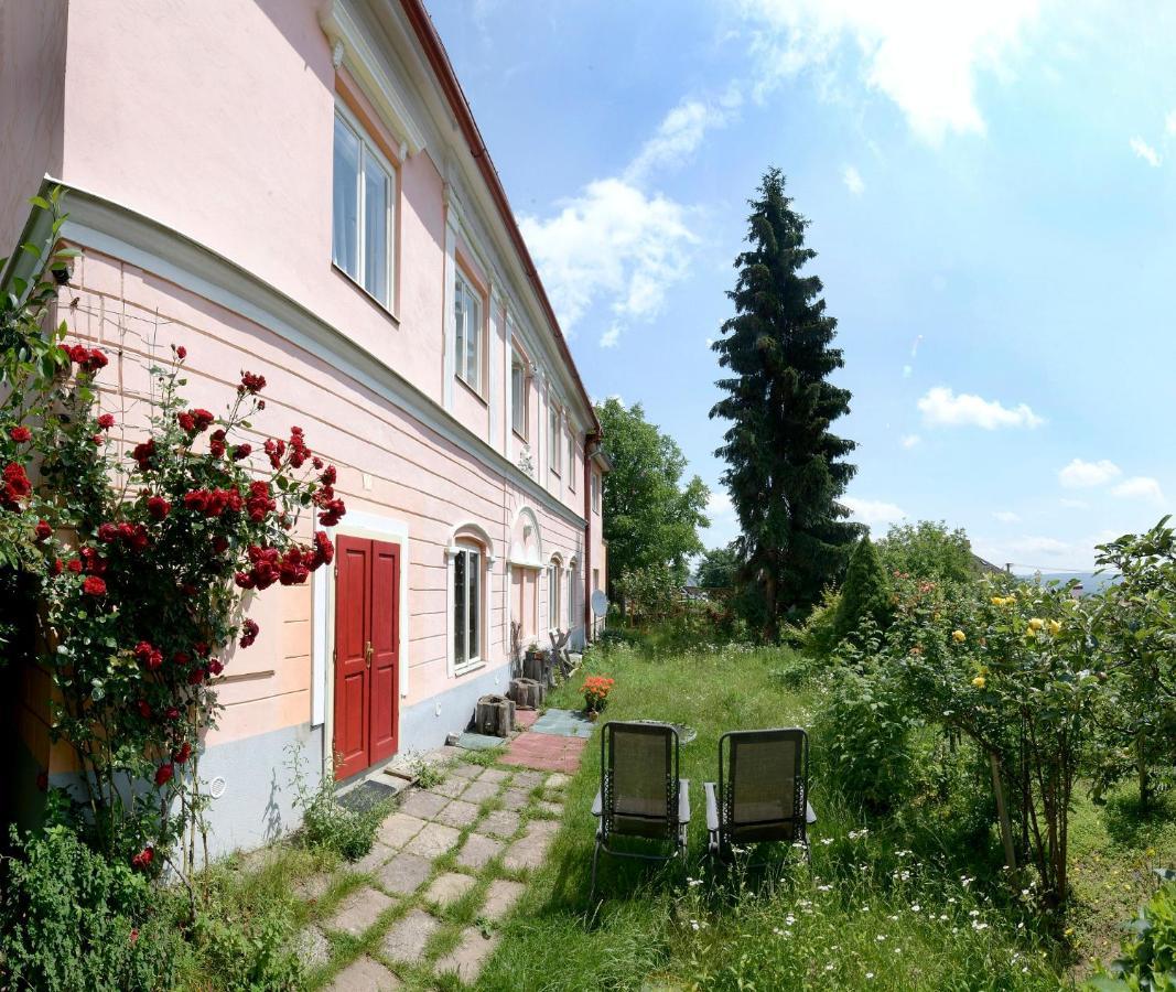 Ubytovanie-Stiavnica บันสกา ชีอาว์นีซา ภายนอก รูปภาพ